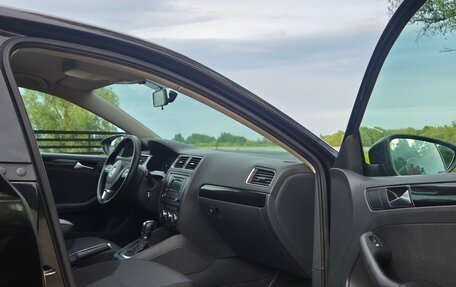 Volkswagen Jetta VI, 2013 год, 999 000 рублей, 18 фотография