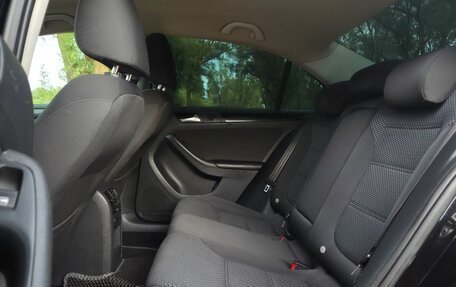 Volkswagen Jetta VI, 2013 год, 999 000 рублей, 23 фотография