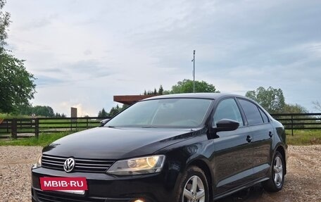 Volkswagen Jetta VI, 2013 год, 999 000 рублей, 5 фотография
