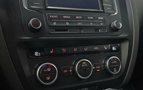 Volkswagen Jetta VI, 2013 год, 999 000 рублей, 31 фотография