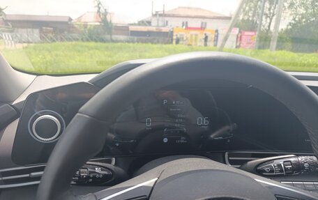 Hyundai Elantra, 2023 год, 2 300 000 рублей, 8 фотография