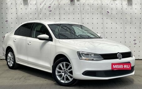 Volkswagen Jetta VI, 2013 год, 1 020 000 рублей, 2 фотография