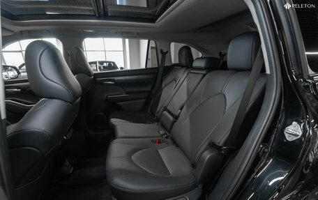 Toyota Highlander, 2024 год, 5 580 000 рублей, 17 фотография
