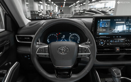 Toyota Highlander, 2024 год, 5 580 000 рублей, 14 фотография
