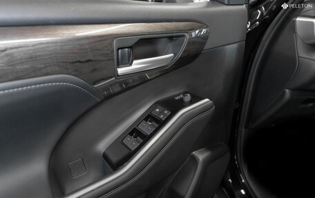 Toyota Highlander, 2024 год, 5 580 000 рублей, 21 фотография