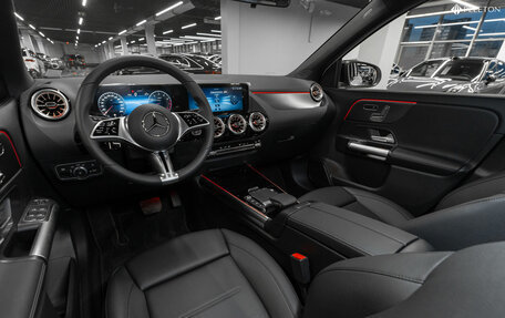 Mercedes-Benz GLA, 2024 год, 7 390 000 рублей, 10 фотография
