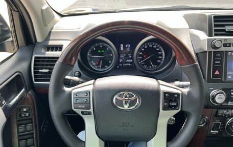 Toyota Land Cruiser Prado 150 рестайлинг 2, 2014 год, 3 300 000 рублей, 26 фотография