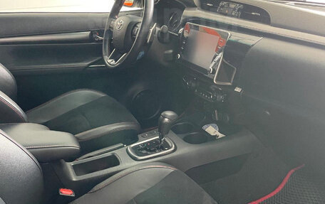 Toyota Hilux VIII, 2022 год, 8 000 000 рублей, 4 фотография