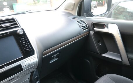 Toyota Land Cruiser Prado 150 рестайлинг 2, 2019 год, 5 050 000 рублей, 8 фотография