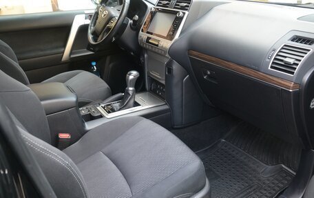 Toyota Land Cruiser Prado 150 рестайлинг 2, 2019 год, 5 050 000 рублей, 9 фотография