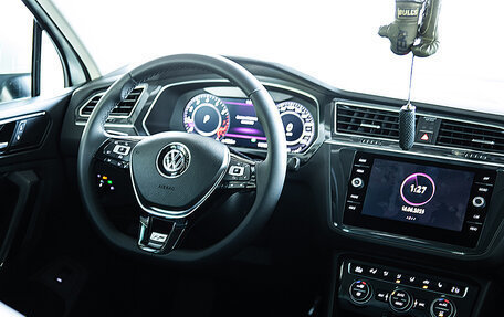 Volkswagen Tiguan II, 2018 год, 3 399 000 рублей, 11 фотография