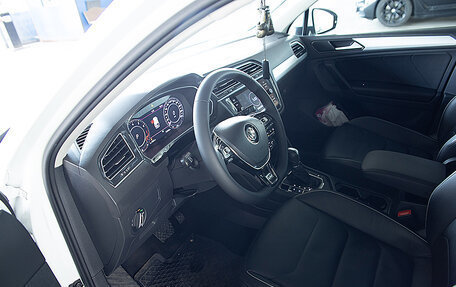 Volkswagen Tiguan II, 2018 год, 3 399 000 рублей, 13 фотография