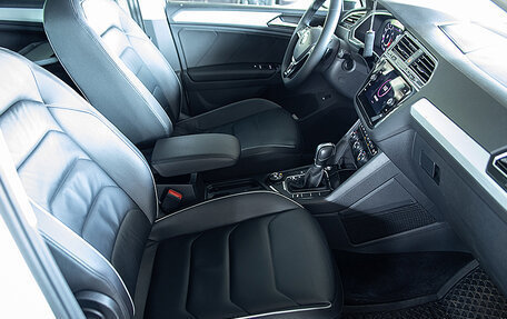 Volkswagen Tiguan II, 2018 год, 3 399 000 рублей, 14 фотография
