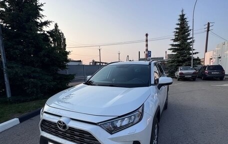 Toyota RAV4, 2019 год, 2 950 000 рублей, 4 фотография