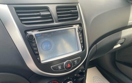 Hyundai Solaris II рестайлинг, 2011 год, 599 000 рублей, 10 фотография