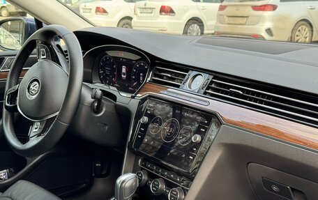 Volkswagen Passat B8 рестайлинг, 2019 год, 2 380 000 рублей, 17 фотография