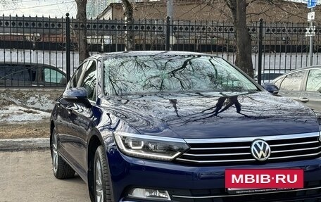 Volkswagen Passat B8 рестайлинг, 2019 год, 2 380 000 рублей, 13 фотография