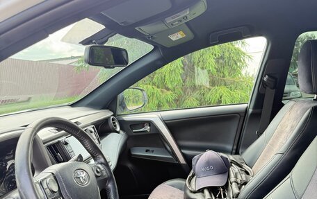 Toyota RAV4, 2018 год, 2 900 000 рублей, 5 фотография