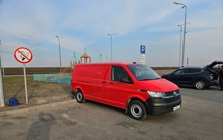 Volkswagen Transporter T6 рестайлинг, 2021 год, 3 800 000 рублей, 2 фотография