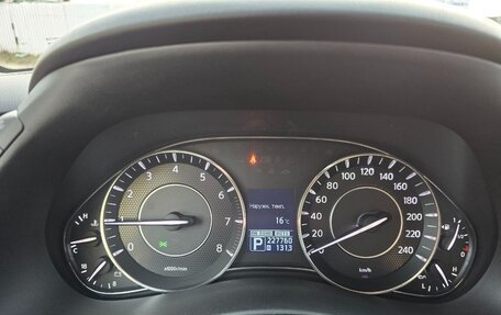 Nissan Patrol, 2011 год, 2 500 000 рублей, 20 фотография