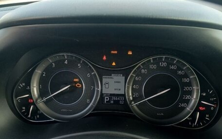 Infiniti QX56, 2011 год, 1 900 000 рублей, 13 фотография