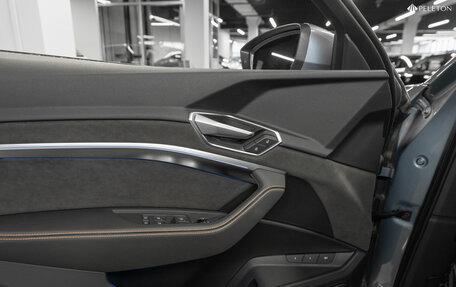 Audi e-tron I, 2023 год, 6 100 000 рублей, 15 фотография