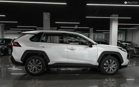 Toyota RAV4, 2024 год, 3 900 000 рублей, 9 фотография