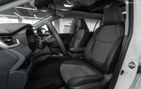 Toyota RAV4, 2024 год, 3 900 000 рублей, 12 фотография