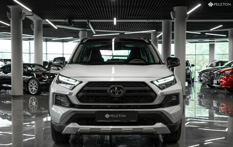 Toyota RAV4, 2024 год, 3 900 000 рублей, 3 фотография