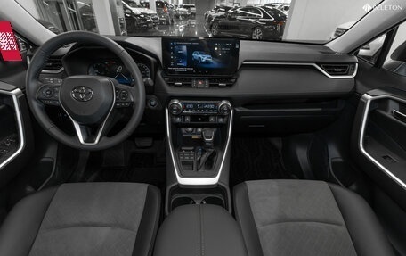 Toyota RAV4, 2024 год, 3 900 000 рублей, 11 фотография