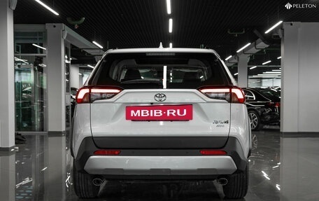 Toyota RAV4, 2024 год, 3 900 000 рублей, 6 фотография