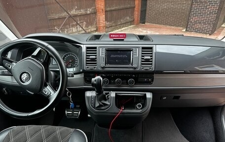 Volkswagen Caravelle T6 рестайлинг, 2018 год, 5 300 000 рублей, 5 фотография