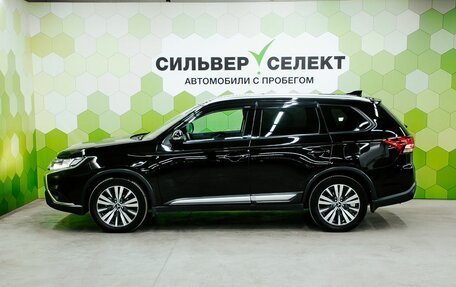Mitsubishi Outlander III рестайлинг 3, 2019 год, 2 200 000 рублей, 7 фотография