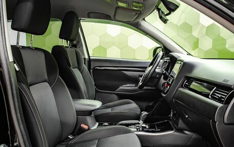 Mitsubishi Outlander III рестайлинг 3, 2019 год, 2 200 000 рублей, 11 фотография