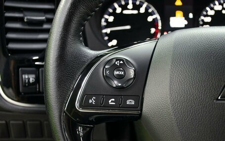 Mitsubishi Outlander III рестайлинг 3, 2019 год, 2 200 000 рублей, 16 фотография