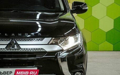Mitsubishi Outlander III рестайлинг 3, 2019 год, 2 200 000 рублей, 10 фотография