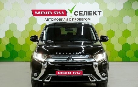 Mitsubishi Outlander III рестайлинг 3, 2019 год, 2 200 000 рублей, 3 фотография