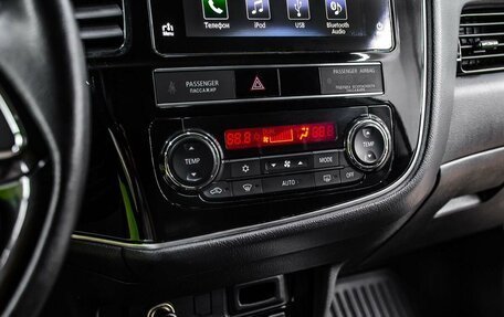 Mitsubishi Outlander III рестайлинг 3, 2019 год, 2 200 000 рублей, 20 фотография
