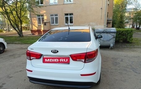 KIA Rio III рестайлинг, 2015 год, 1 040 000 рублей, 1 фотография