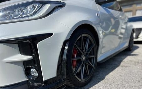 Toyota Yaris, 2022 год, 2 580 000 рублей, 5 фотография