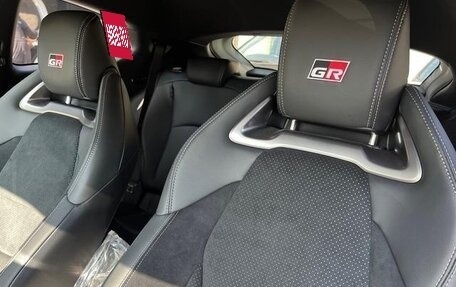 Toyota Yaris, 2022 год, 2 580 000 рублей, 16 фотография