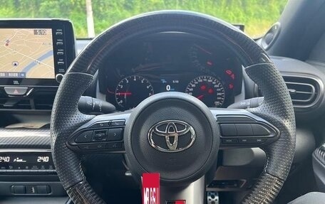 Toyota Yaris, 2022 год, 2 580 000 рублей, 19 фотография