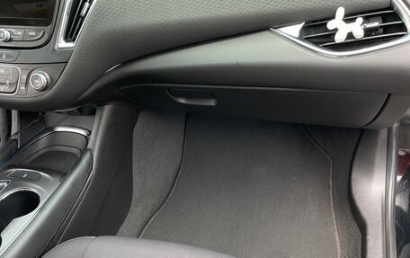 Chevrolet Malibu IX, 2017 год, 1 500 000 рублей, 15 фотография