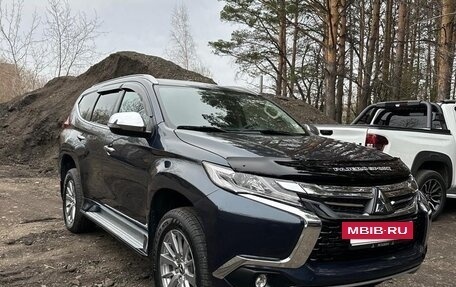 Mitsubishi Pajero Sport III рестайлинг, 2019 год, 2 750 000 рублей, 2 фотография