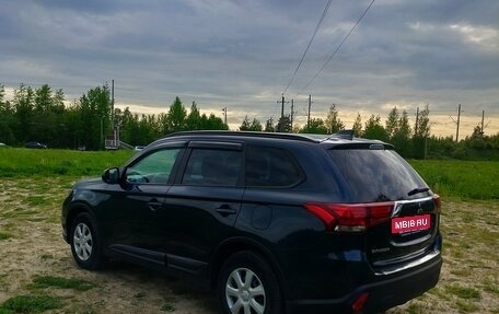 Mitsubishi Outlander III рестайлинг 3, 2021 год, 2 450 000 рублей, 12 фотография