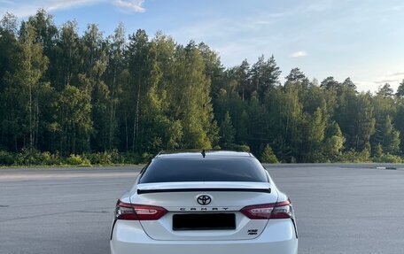 Toyota Camry, 2021 год, 3 850 000 рублей, 5 фотография