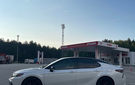 Toyota Camry, 2021 год, 3 850 000 рублей, 3 фотография