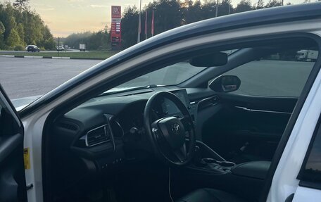 Toyota Camry, 2021 год, 3 850 000 рублей, 9 фотография