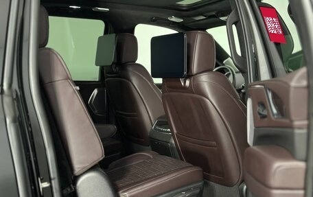 Cadillac Escalade V, 2022 год, 14 100 000 рублей, 17 фотография