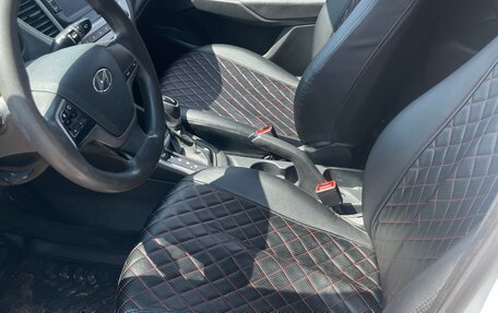 Hyundai Solaris II рестайлинг, 2019 год, 800 000 рублей, 8 фотография